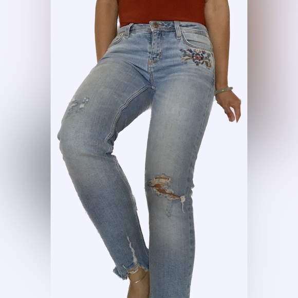 Z A R A | Distressed jeans - Picture 3 of 3